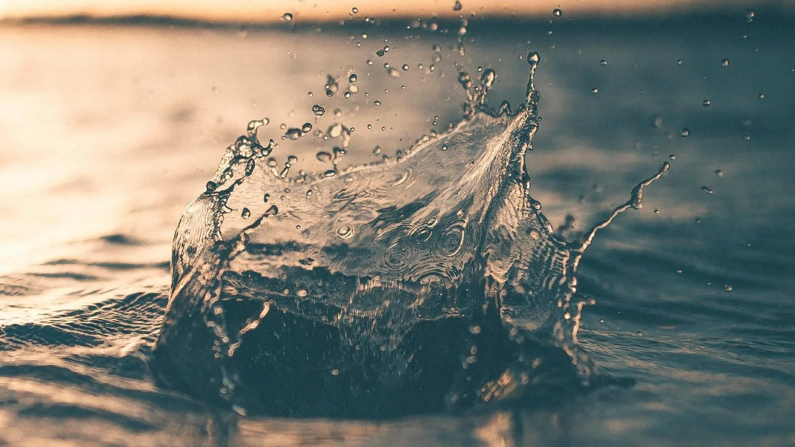 ¿Por qué beber agua con alto contenido en hidrógeno?
